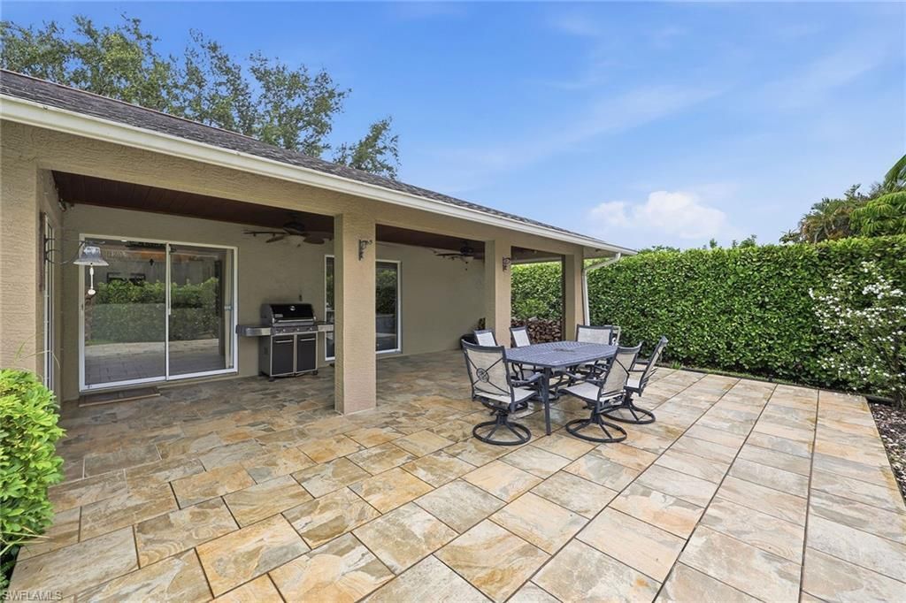 1073 N Alhambra Cir, Naples, FL 34103 Photo