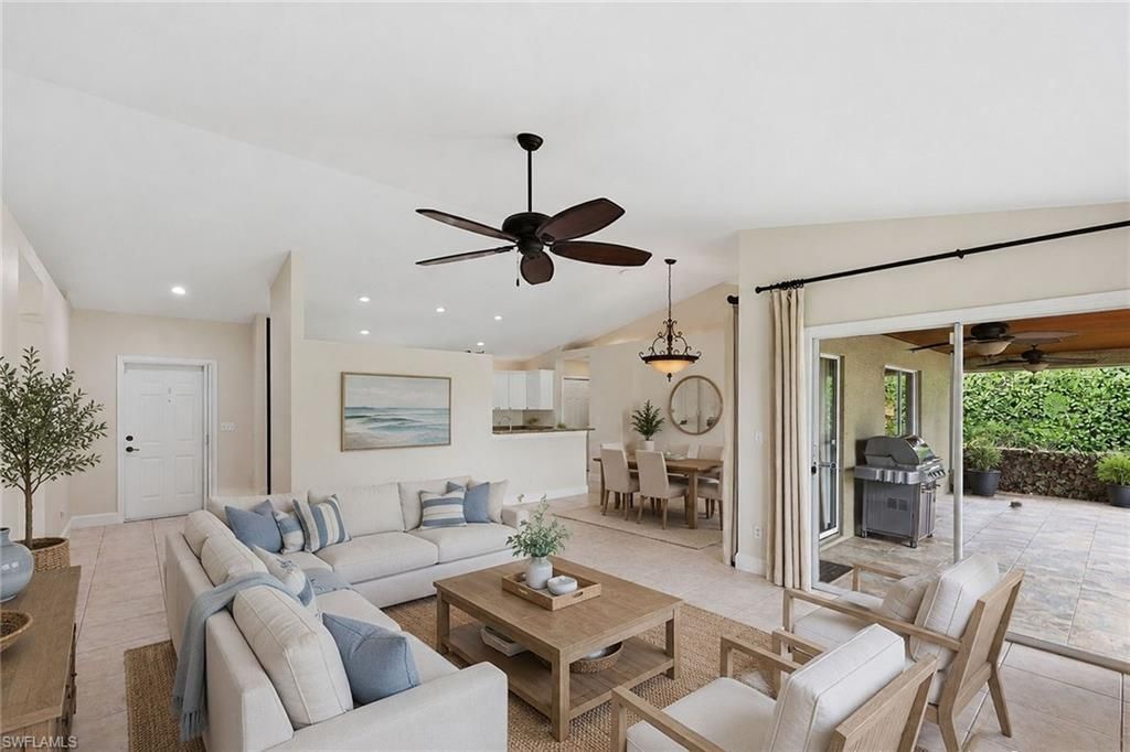 1073 N Alhambra Cir, Naples, FL 34103 Photo