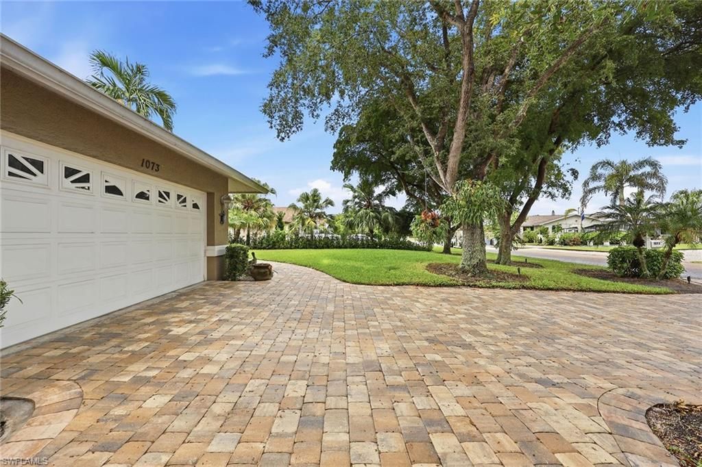 1073 N Alhambra Cir, Naples, FL 34103 Photo