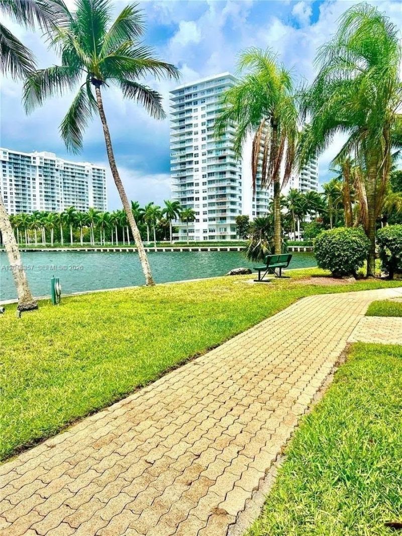 18151 NE 31st Ct, Unit 1704, Aventura, FL 33160 Photo