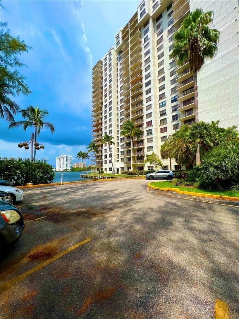 18151 NE 31st Ct, Unit 1704, Aventura, FL 33160 Photo
