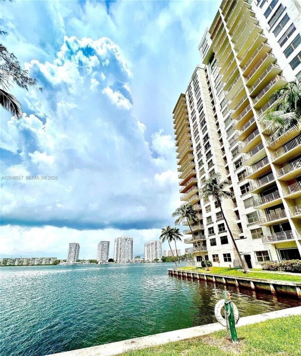 18151 NE 31st Ct, Unit 1704, Aventura, FL 33160 Photo