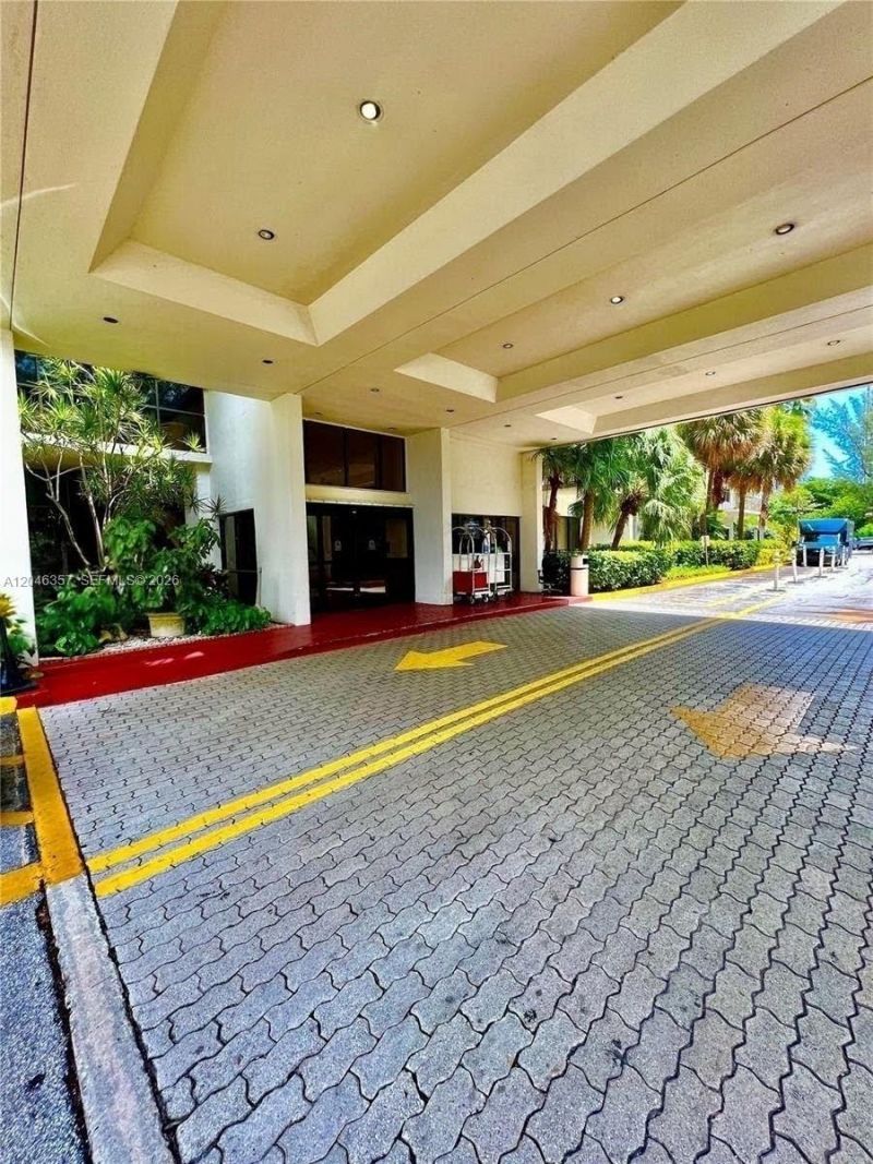 18151 NE 31st Ct, Unit 1704, Aventura, FL 33160 Photo
