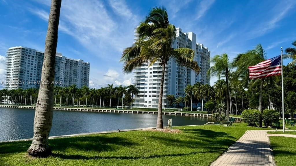 18151 NE 31st Ct, Unit 1704, Aventura, FL 33160 Photo