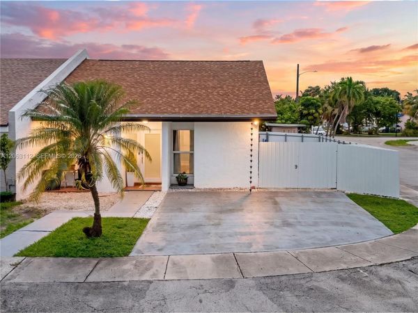 165 SW 113th Ct , Sweetwater, FL 33174
