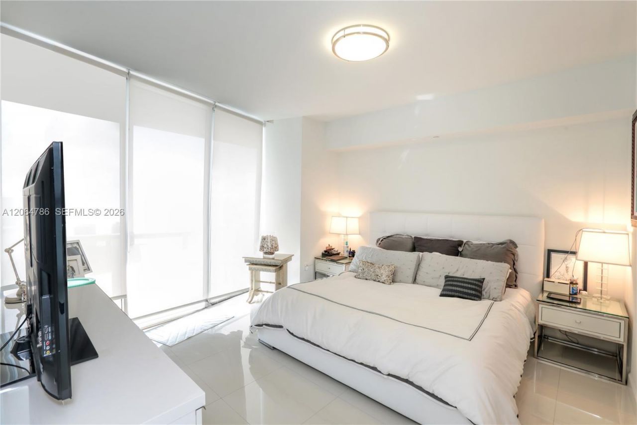 495 Brickell Ave , Unit 4703, Miami, FL 33131 Photo