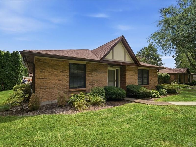 750 Pine Needles Drive, Washington Township, OH 45458 Photo 3