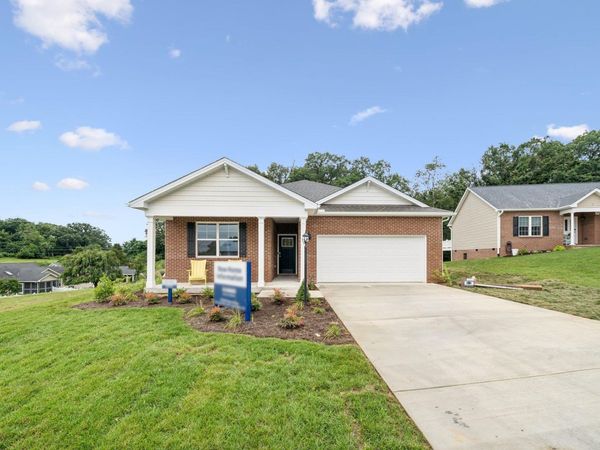 12 RIVER OAK DR, STAUNTON, VA 24401