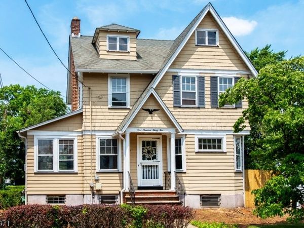 135 W Colfax Ave, Roselle Park, NJ 07204