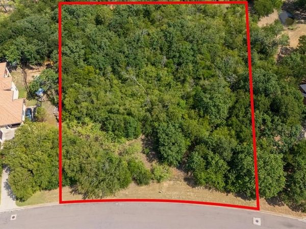 8809 Racquet Club Drive, Fort Worth, TX 76120