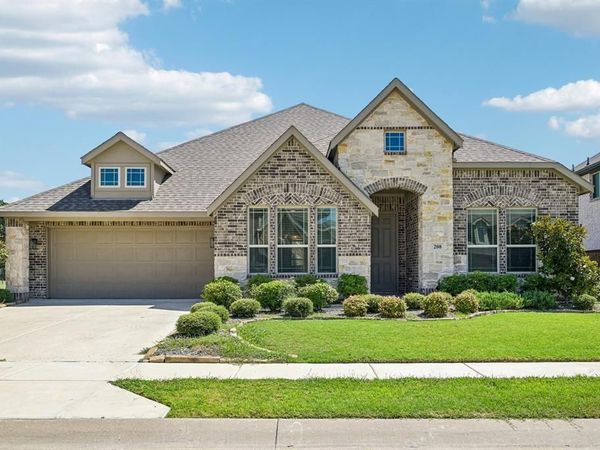 208 Oakcrest Drive, Justin, TX 76247