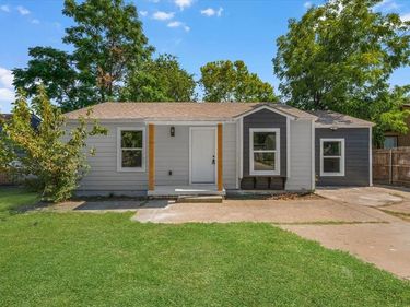 3454 Moberly Street, Fort Worth, TX 76119