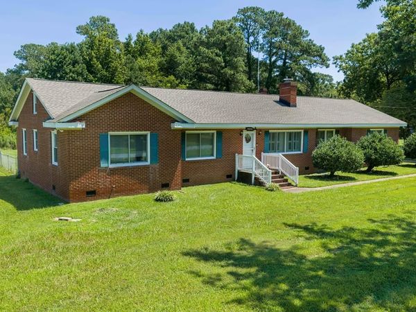 3309 Guinea Cir, HAYES, VA 23072
