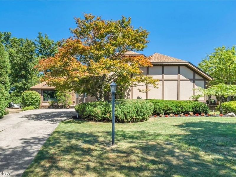 7791 Edgewood Lane, Seven Hills, OH 44131 Photo 1