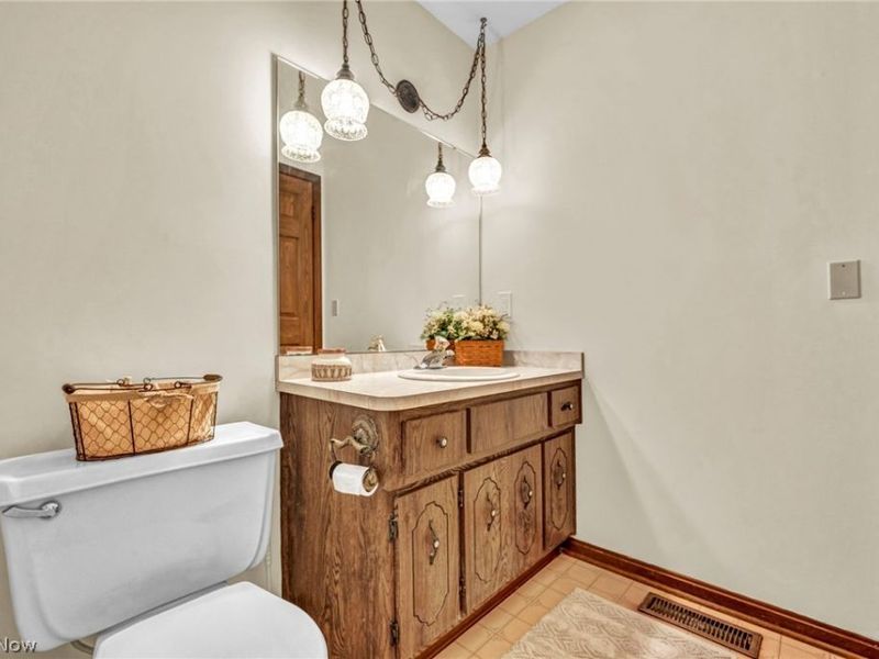 7791 Edgewood Lane, Seven Hills, OH 44131 Photo 39