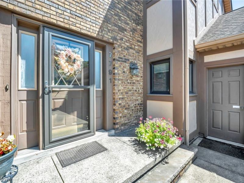 7791 Edgewood Lane, Seven Hills, OH 44131 Photo 5