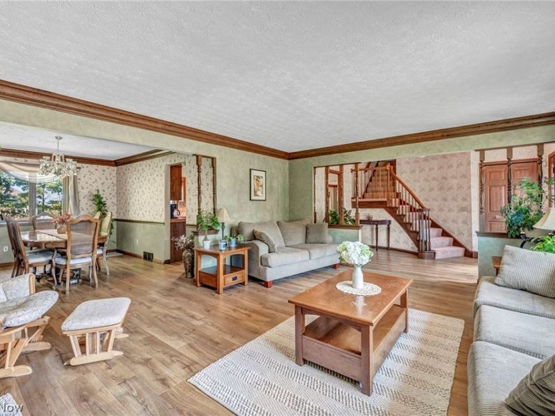 7791 Edgewood Lane, Seven Hills, OH 44131 Photo 8