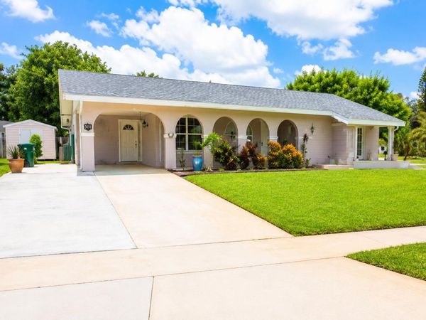 814 SE Corto Court, Port St. Lucie, FL 34983