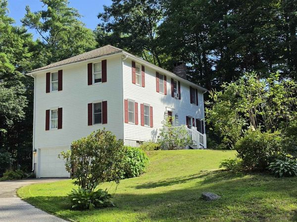 2 Greenleaf Drive, Exeter, NH 03833