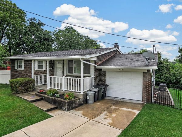 121 Biscoe Drive, Reading, OH 45215