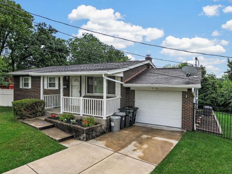 121 Biscoe Drive, Reading, OH 45215 Photo 1