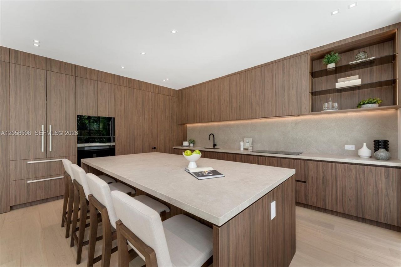 3352 Charles Ave, Miami, FL 33133 Photo