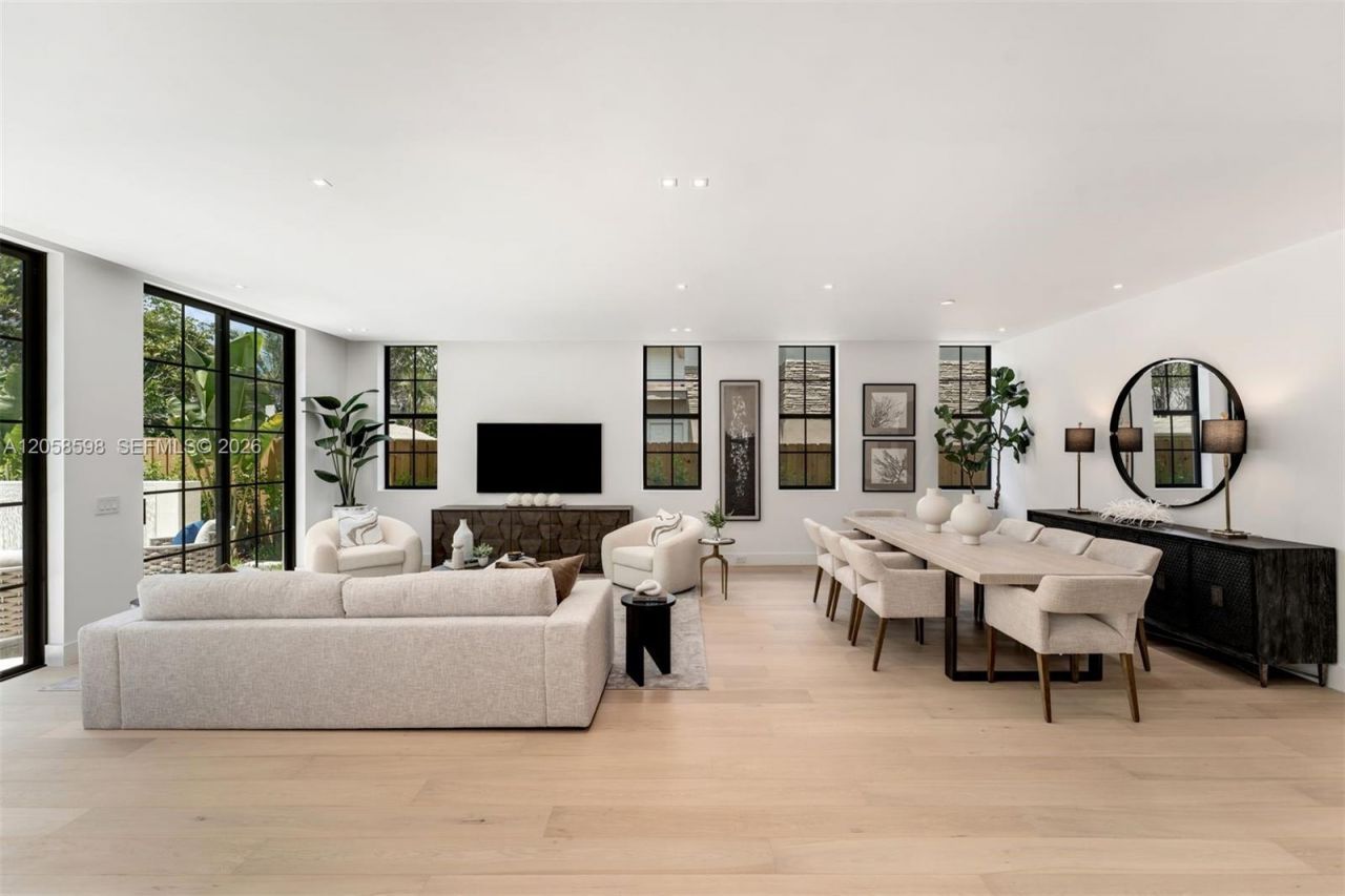 3352 Charles Ave, Miami, FL 33133 Photo