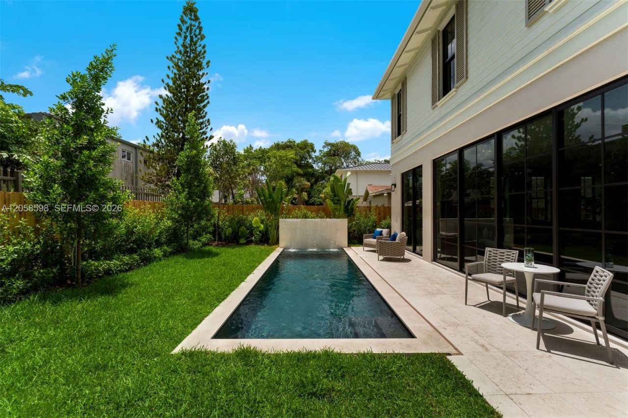 3352 Charles Ave, Miami, FL 33133 Photo