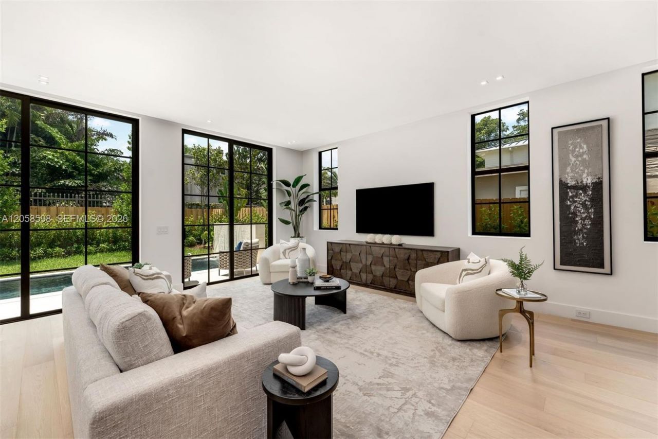 3352 Charles Ave, Miami, FL 33133 Photo