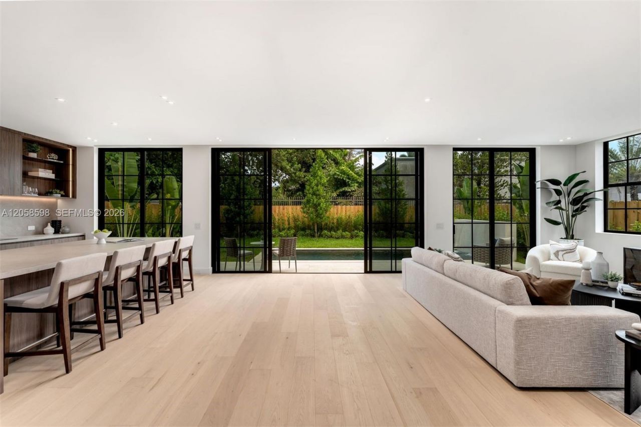 3352 Charles Ave, Miami, FL 33133 Photo