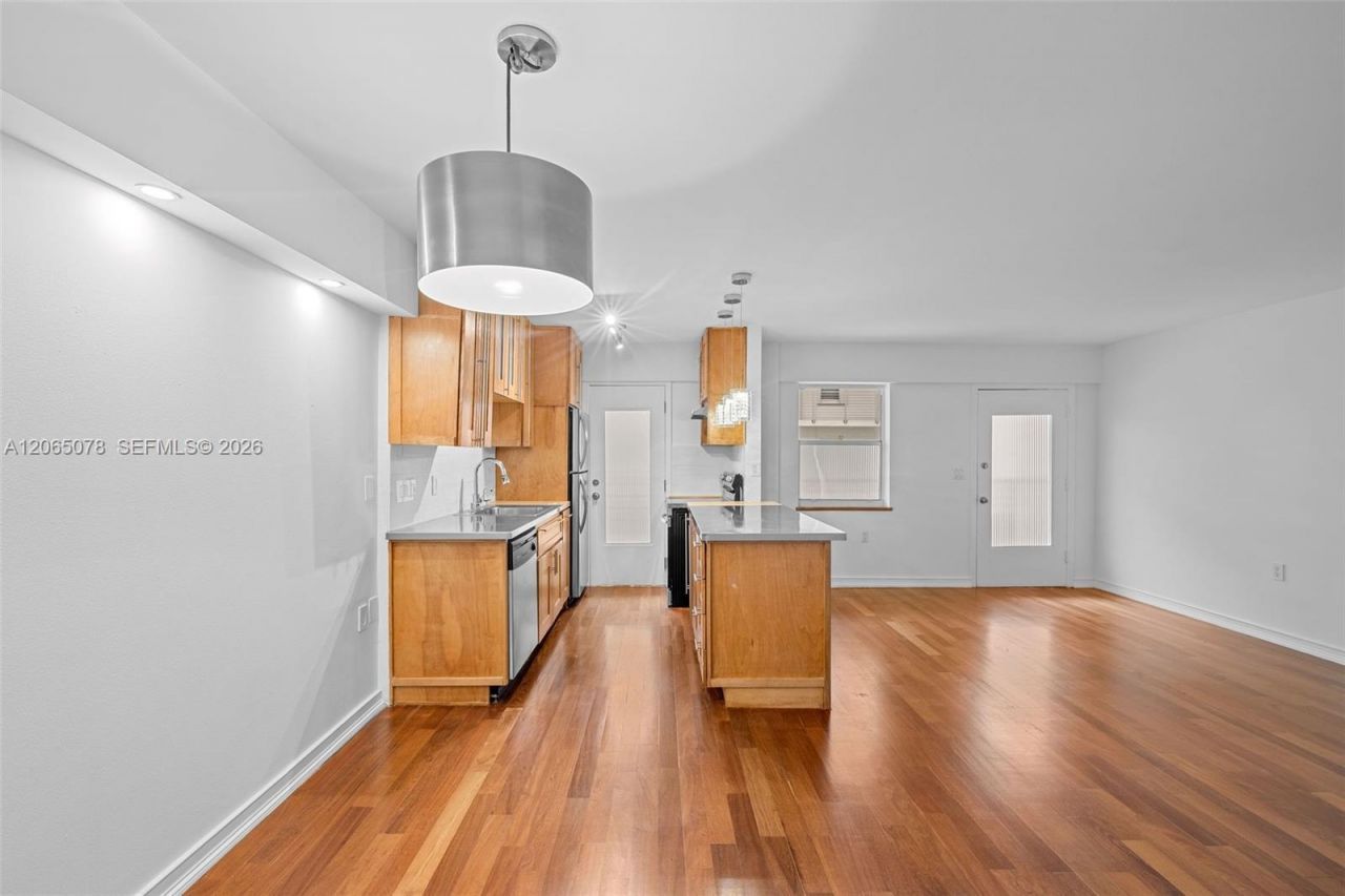 1545 Euclid Ave, Unit 3C, Miami Beach, FL 33139 Photo