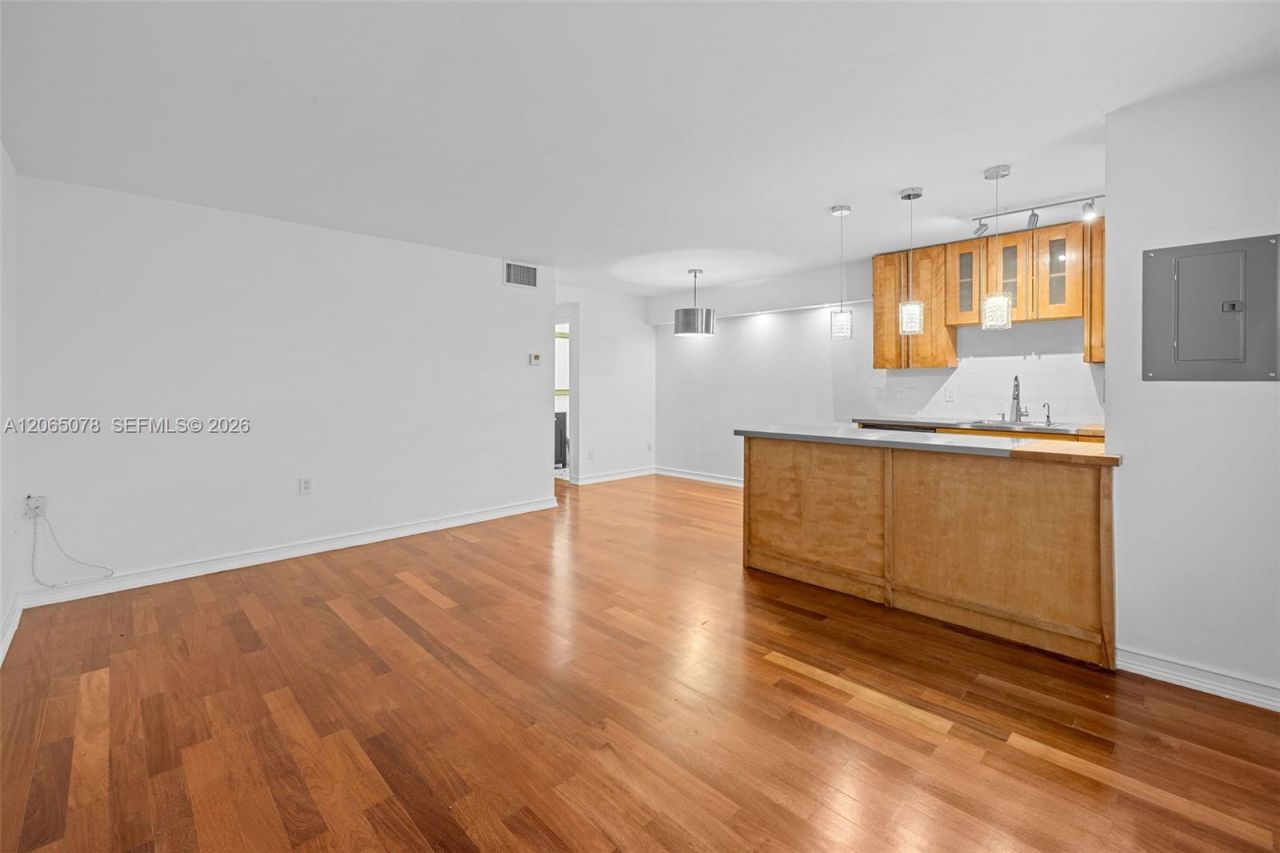 1545 Euclid Ave, Unit 3C, Miami Beach, FL 33139 Photo