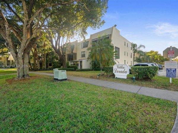 20401 NE 30th Ave , Unit 320-8, Aventura, FL 33180