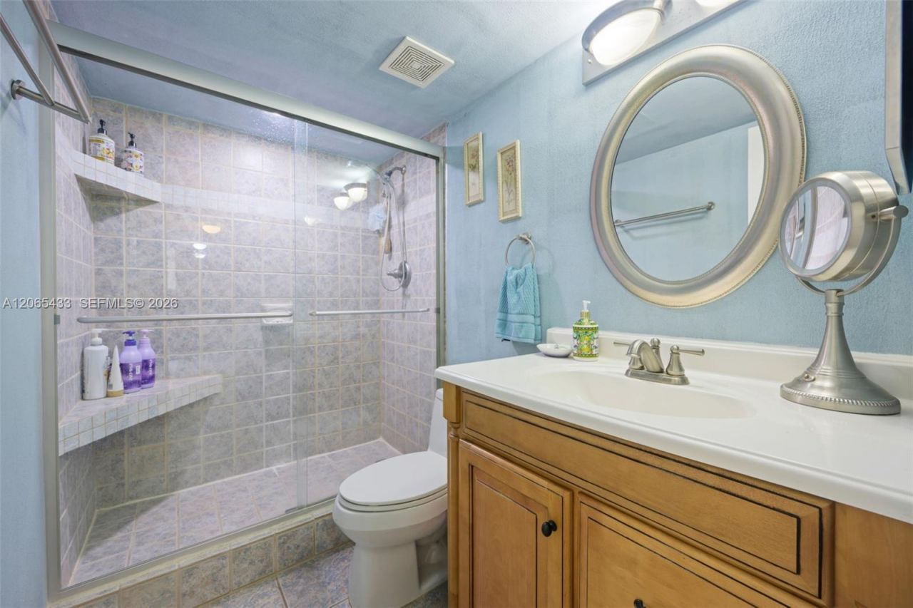 20401 NE 30th Ave , Unit 320-8, Aventura, FL 33180 Photo