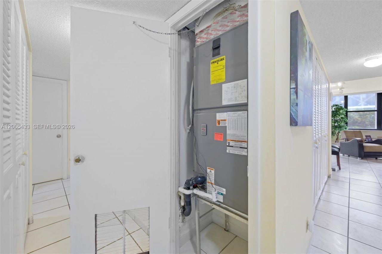 20401 NE 30th Ave , Unit 320-8, Aventura, FL 33180 Photo