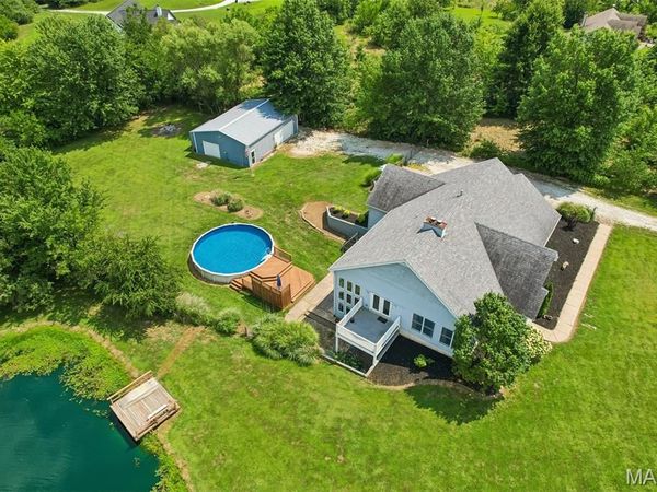 98 Lincoln Lane , Winfield, MO 63389