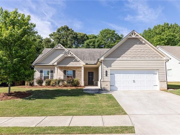 500 Brighton Park Circle , Hoschton, GA 30548