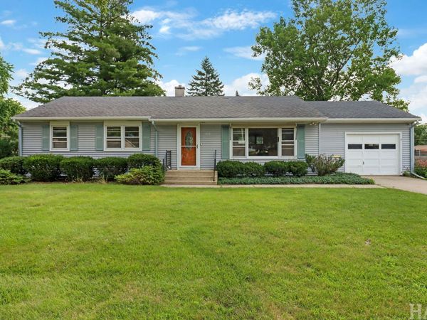 935 Diane Avenue , Elgin, IL 60123