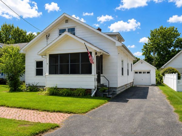 207 16th Avenue , Sterling, IL 61081