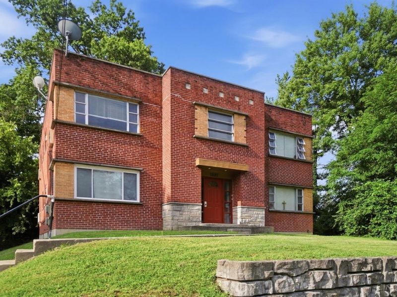 1927 W North Bend Road, Cincinnati, OH 45224 Photo 4