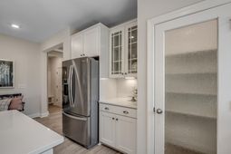 3057 Claredon St photo 4