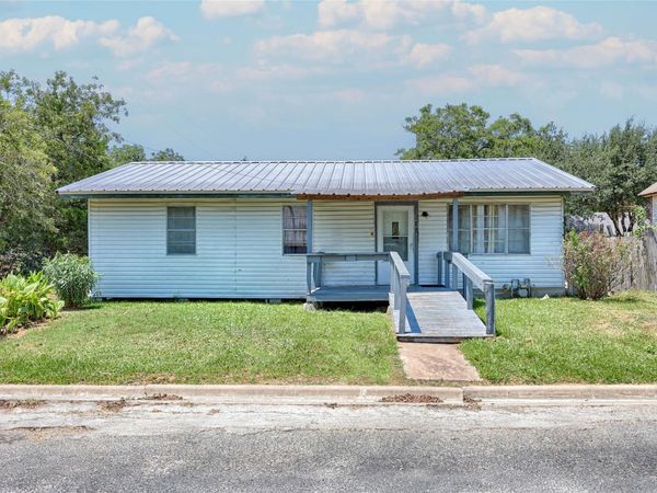 505 Kellett Ave , Schulenburg, TX 78956