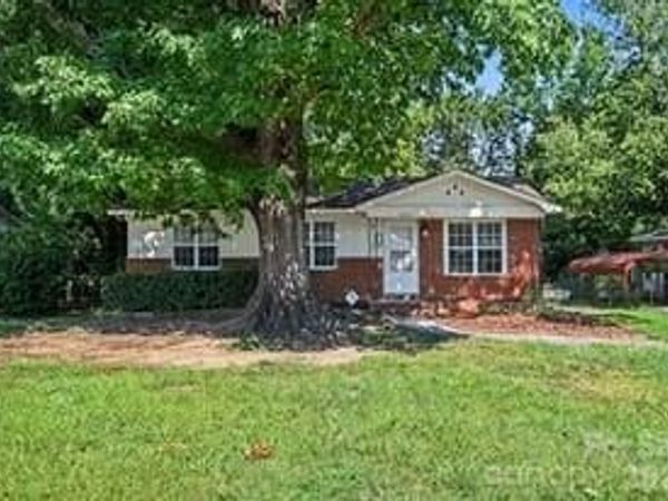4421 Knollcrest Drive , Charlotte, NC 28208