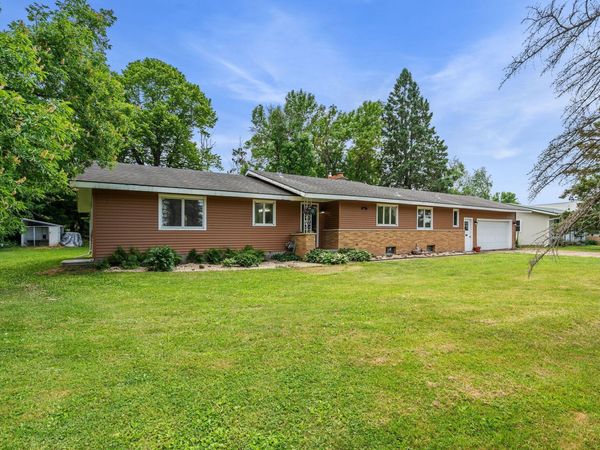 628 E Wisconsin Avenue, Barron, WI 54812