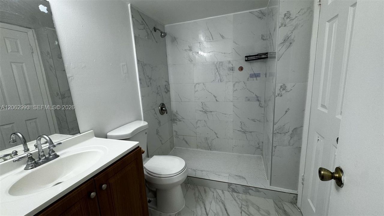 5530 W 26th Ct , Unit 210, Hialeah, FL 33016 Photo