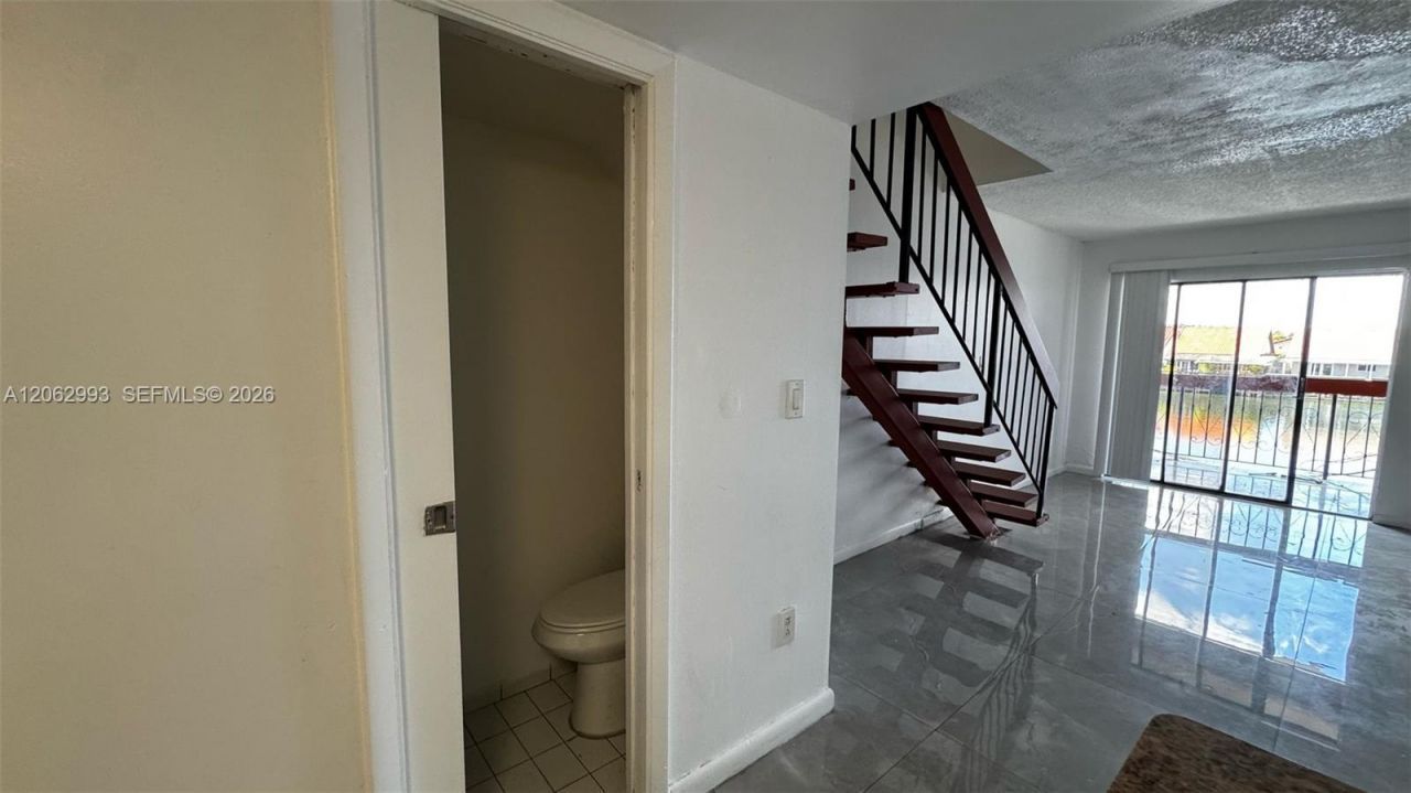 5530 W 26th Ct , Unit 210, Hialeah, FL 33016 Photo