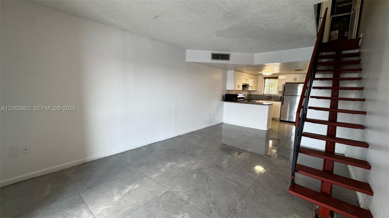 5530 W 26th Ct , Unit 210, Hialeah, FL 33016 Photo