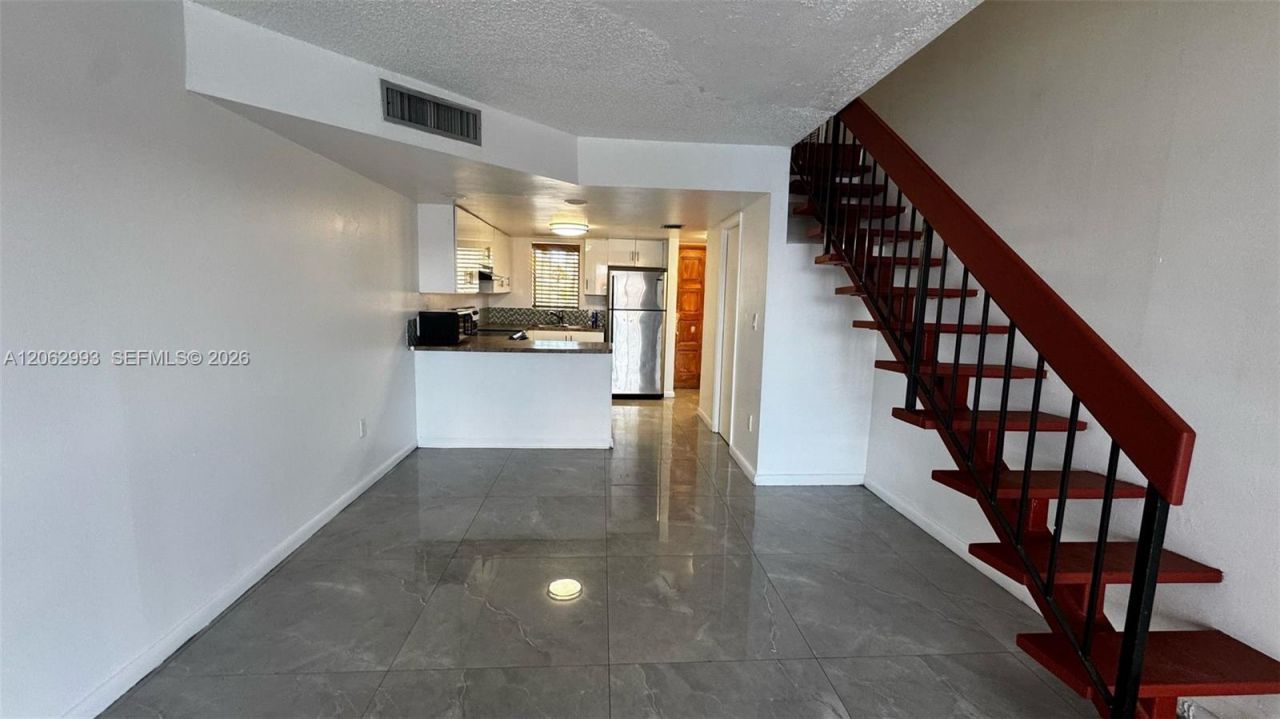 5530 W 26th Ct , Unit 210, Hialeah, FL 33016 Photo