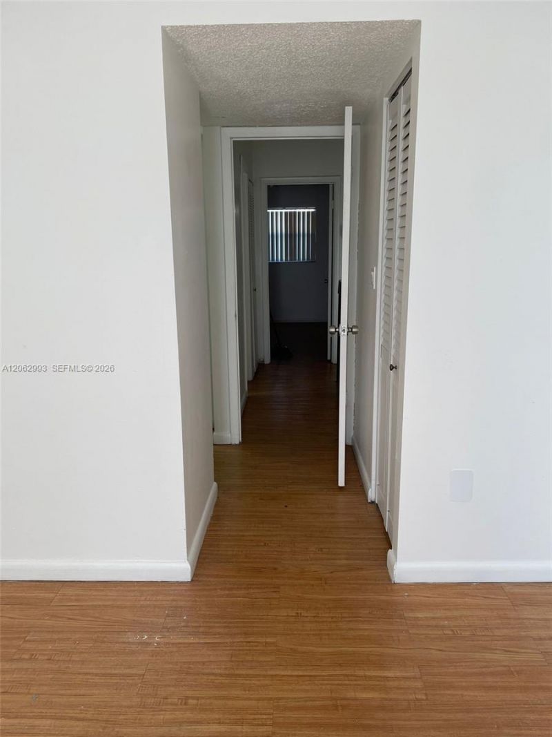 5530 W 26th Ct , Unit 210, Hialeah, FL 33016 Photo