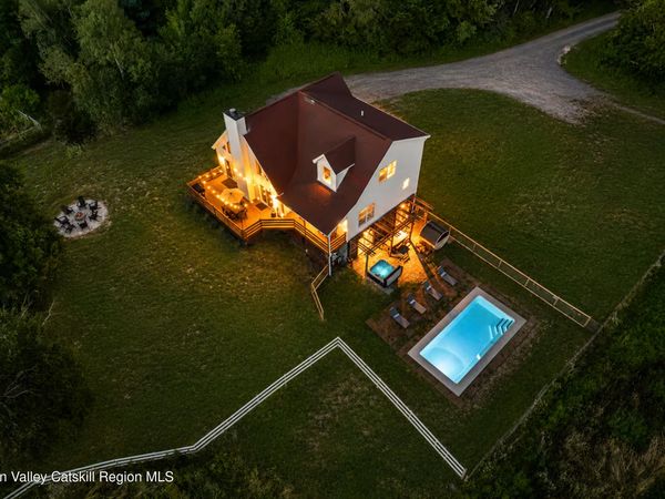 3837 New York 32 , Saugerties, NY 12477